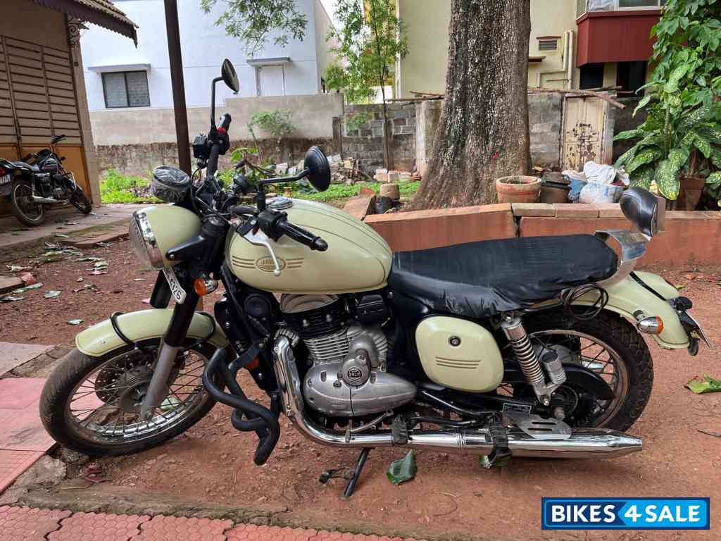 Jawa forty two BS6