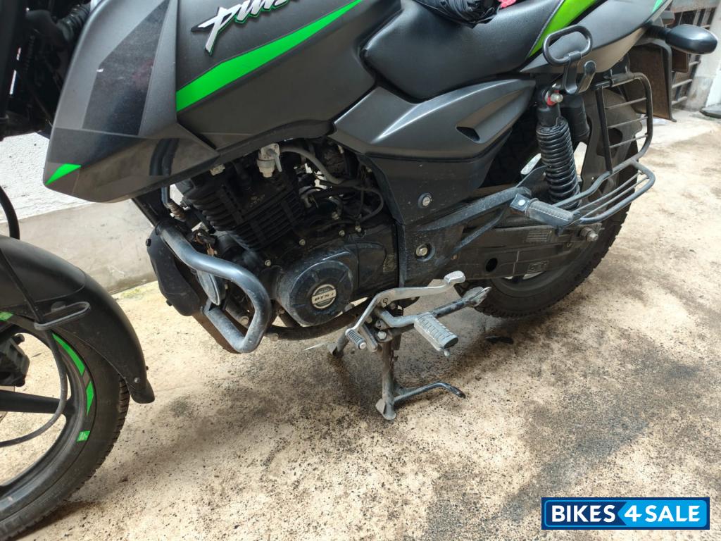 Bajaj Pulsar 125 Neon BS6