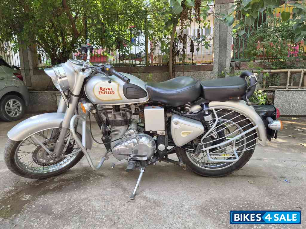 Silver Royal Enfield Classic 350