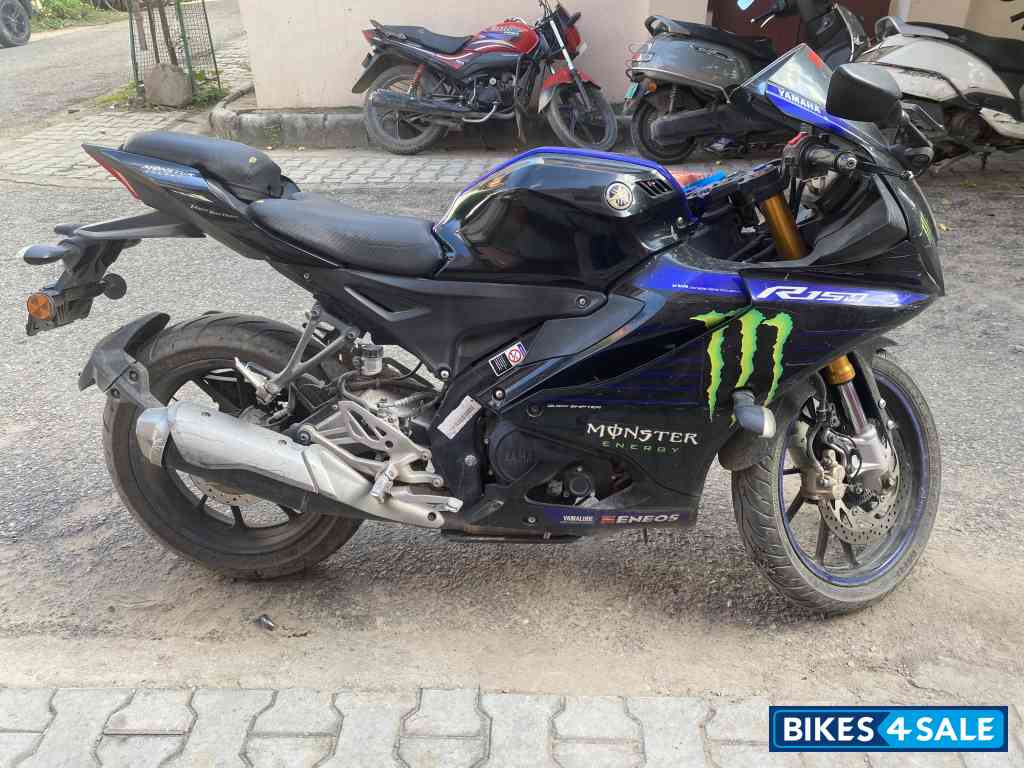 Yamaha R15M Monster Energy MotoGP Edition