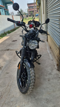 Shadow Ash Green Royal Enfield Guerrilla