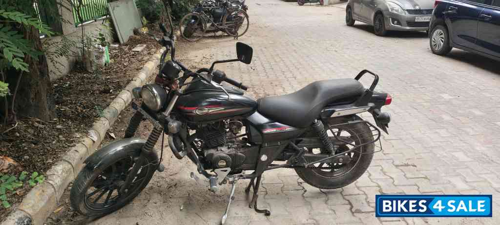 Bajaj Avenger Street 220