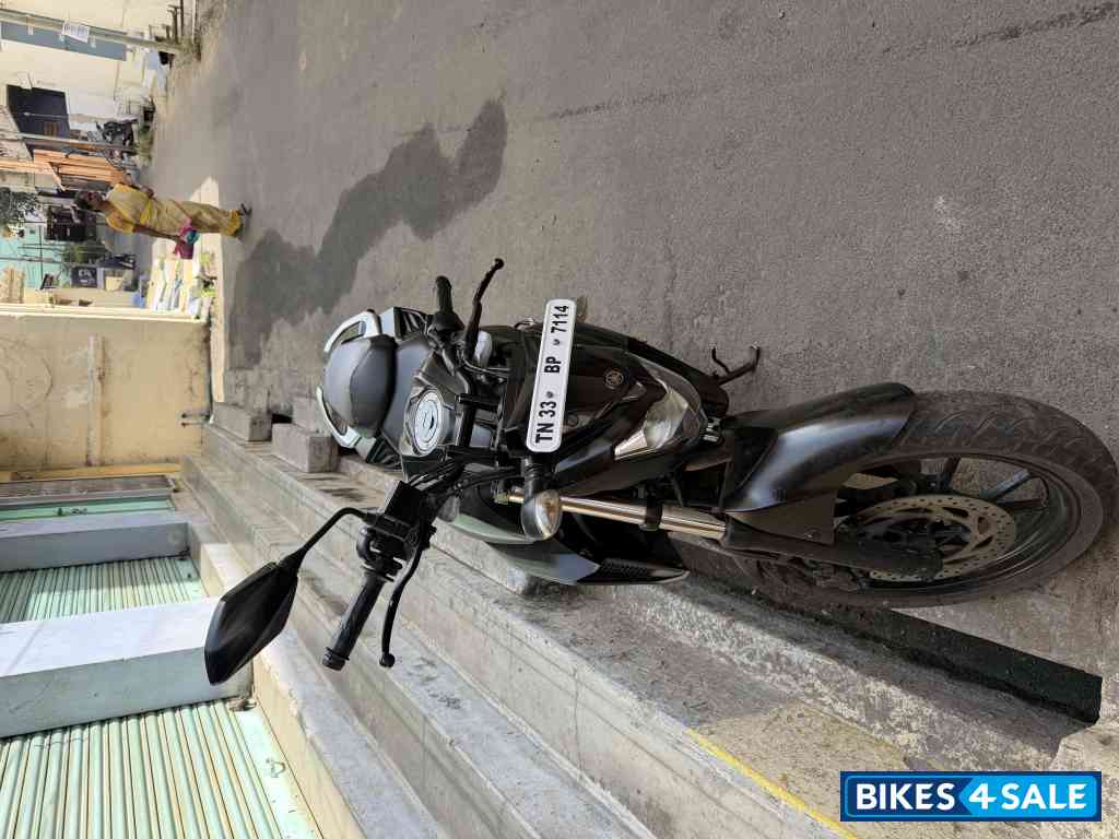 Black Yamaha FZS 25 Black Yamaha FZS 25