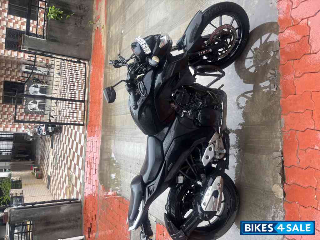 Yamaha FZ25