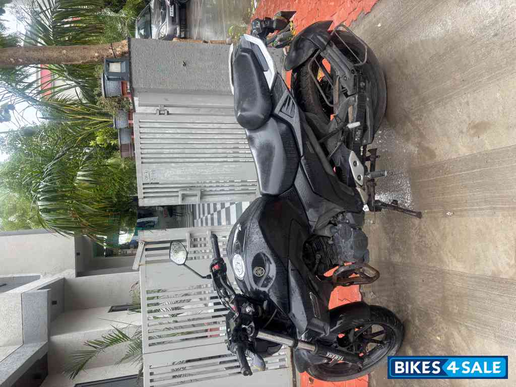 Yamaha FZ25