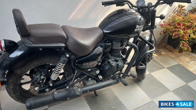 Black Royal Enfield Meteor 350 Fireball