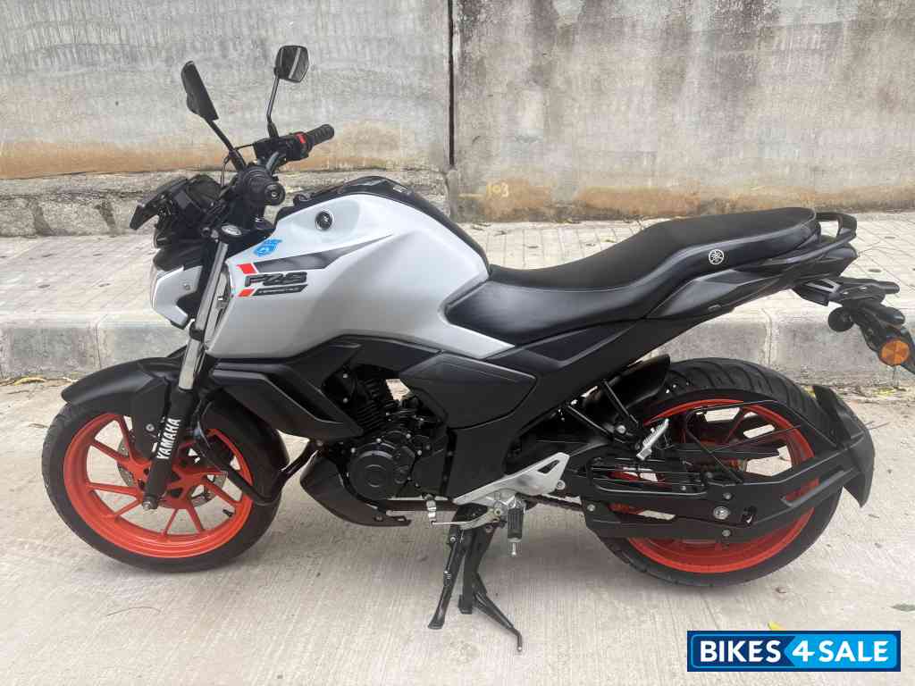 Yamaha FZ-S FI Ver 4.0