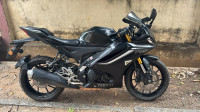 Black Yamaha R15 V4