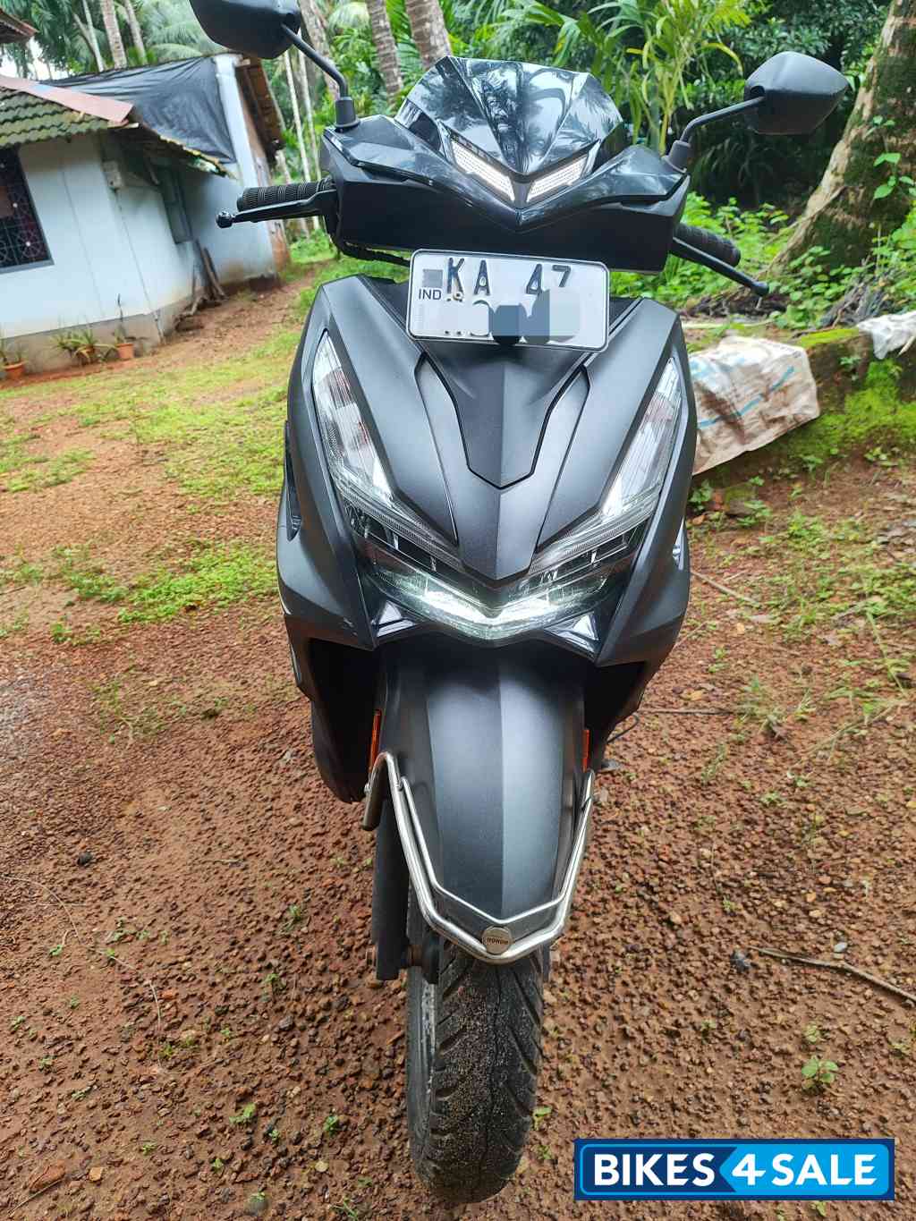 Black Honda Grazia 125 BS6
