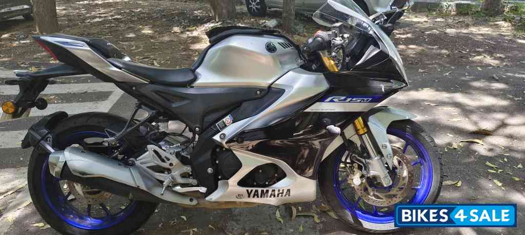 Yamaha R15M