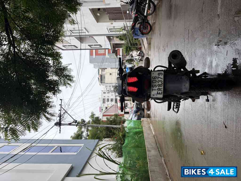 Black Bajaj Pulsar 150