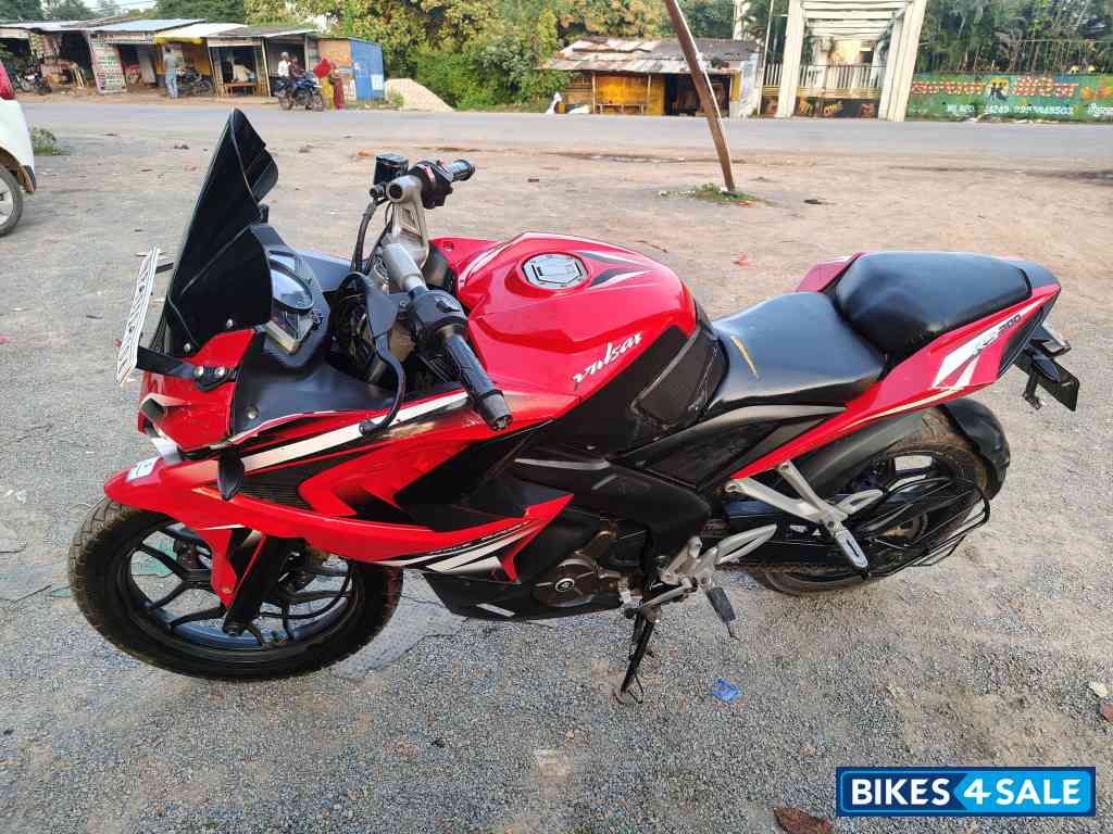 Red Bajaj Pulsar RS 200 Red Bajaj Pulsar RS 200