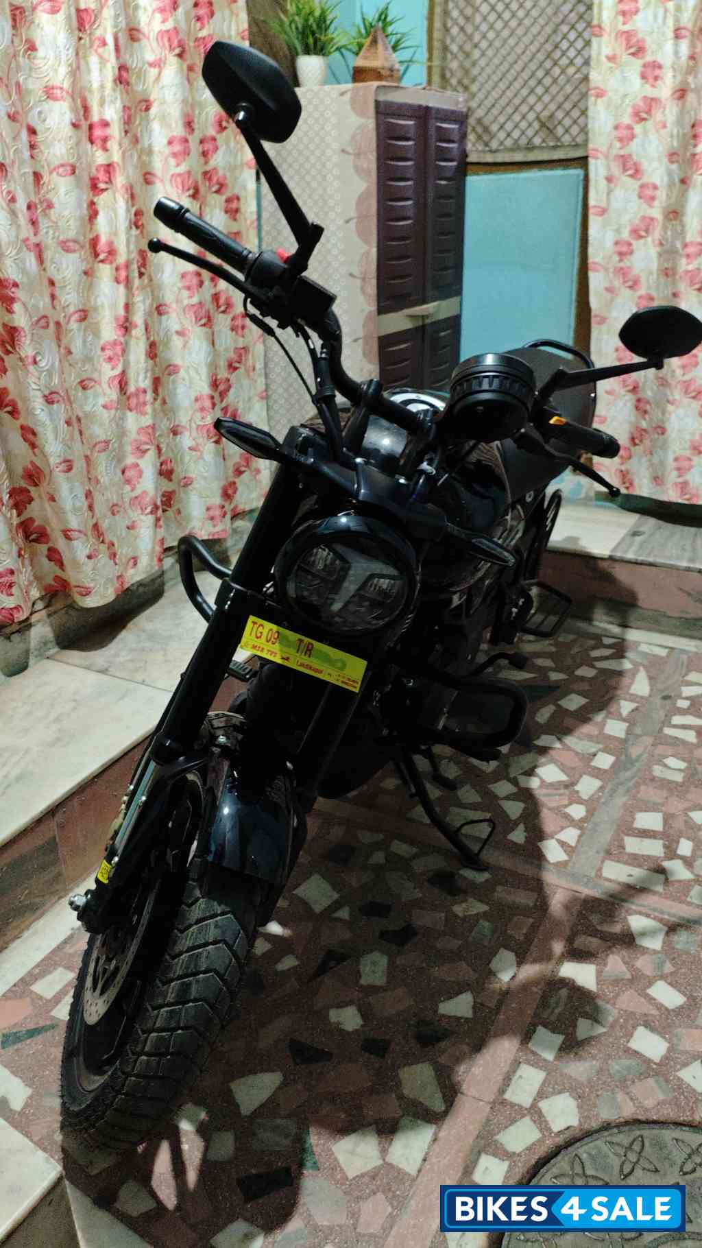 Black TVS Ronin SS