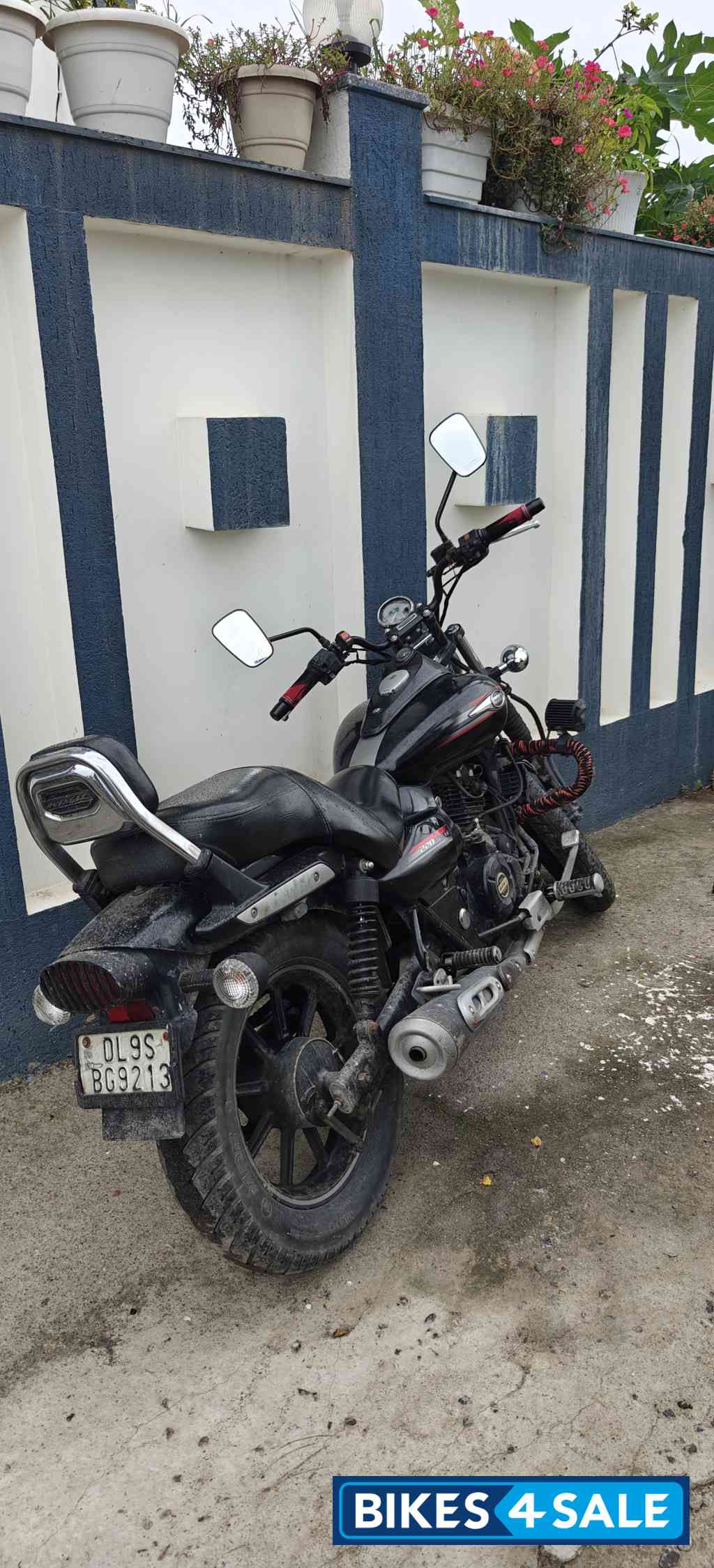 Bajaj Avenger Street 220