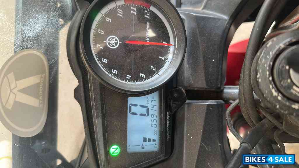 White Yamaha YZF R15 V2