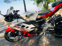 White Yamaha YZF R15 V2