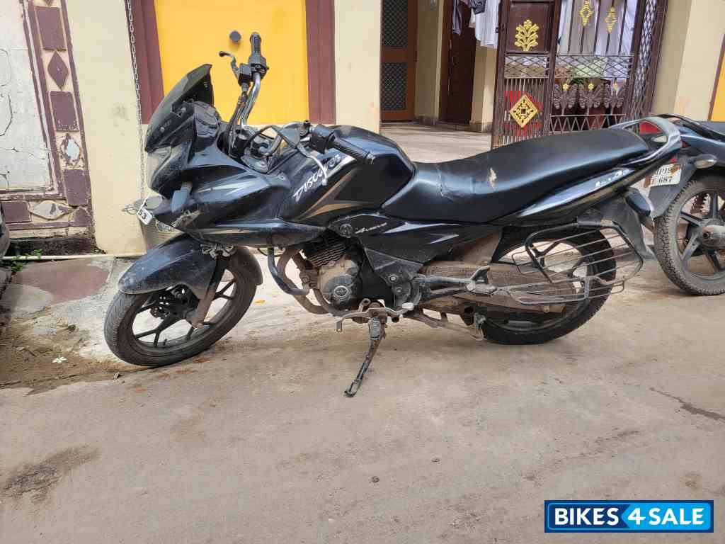 Bajaj Discover 150 F Bajaj Discover 150 F