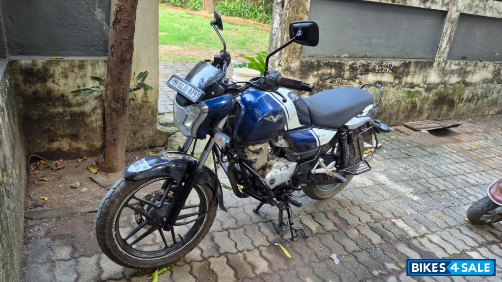 Bajaj V15