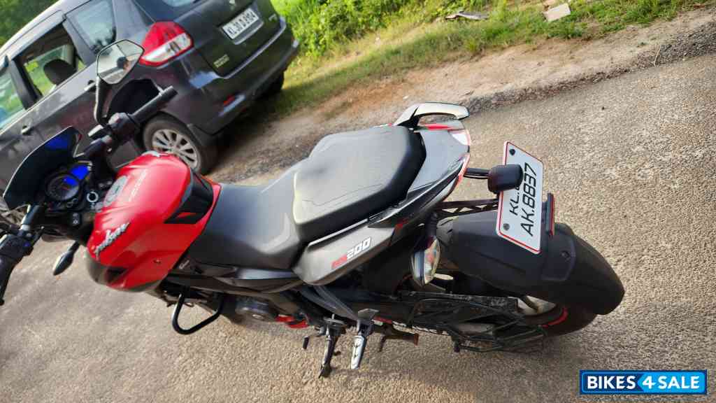 Red Bajaj Pulsar NS200 Red Bajaj Pulsar NS200