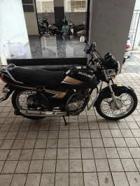 Black Suzuki Heat