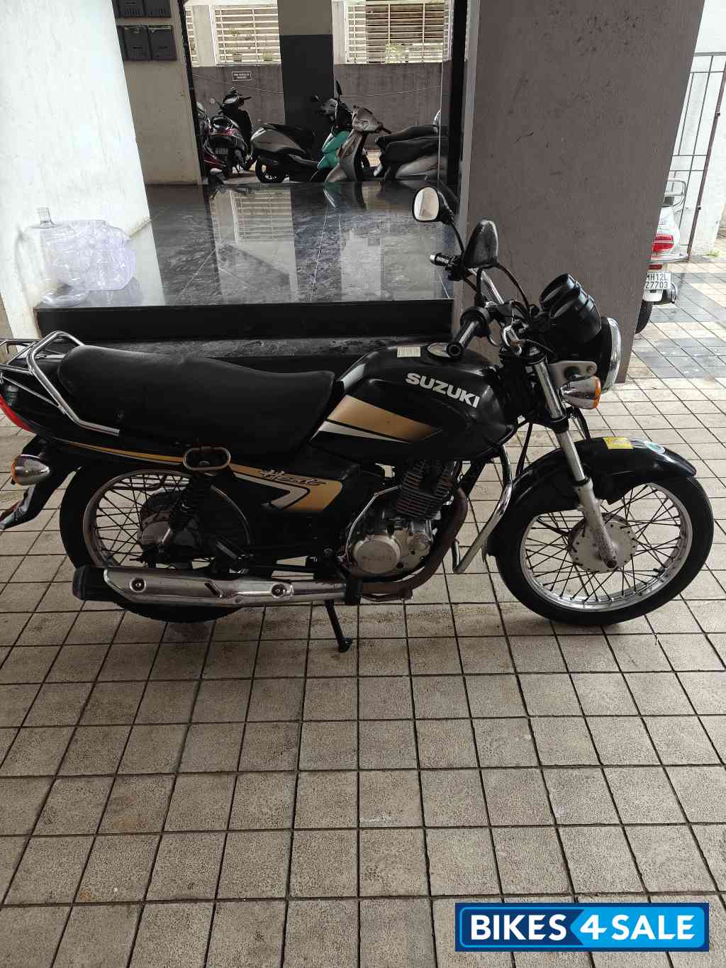 Black Suzuki Heat