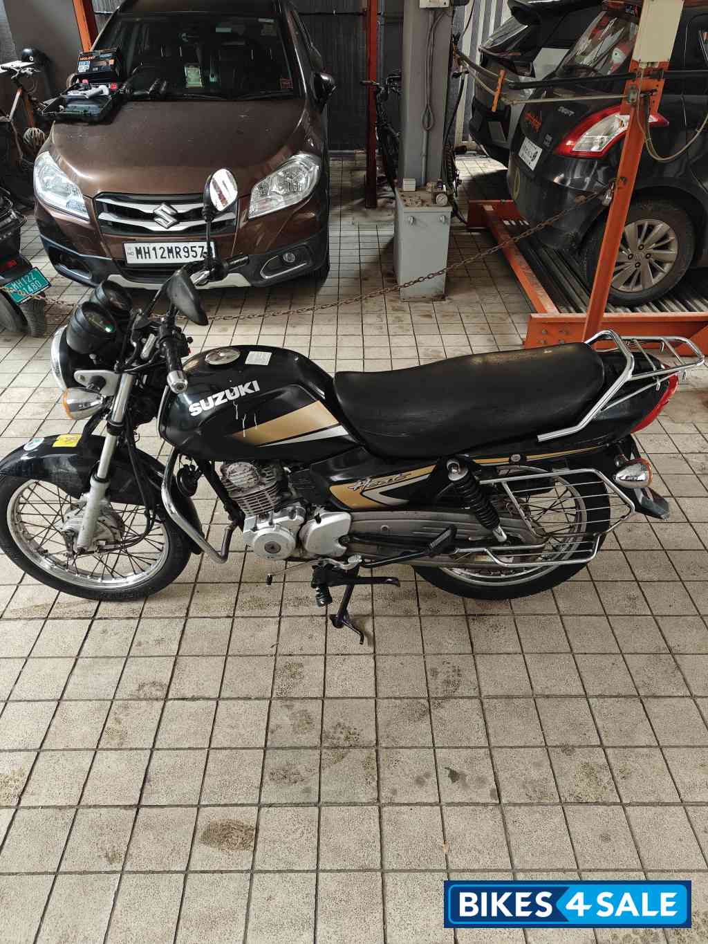 Black Suzuki Heat