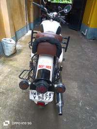 White Royal Enfield Classic 350