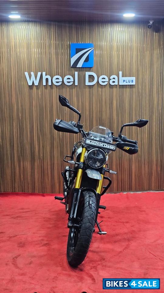 Triumph Scrambler 400 X