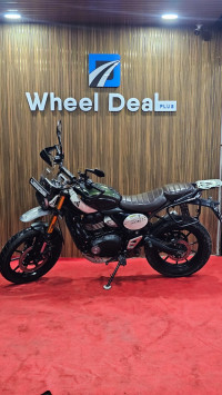 Triumph Scrambler 400 X