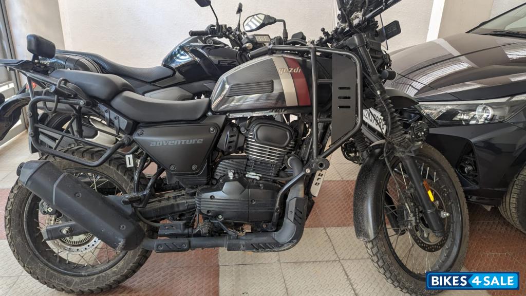 Yezdi Adventure Matte