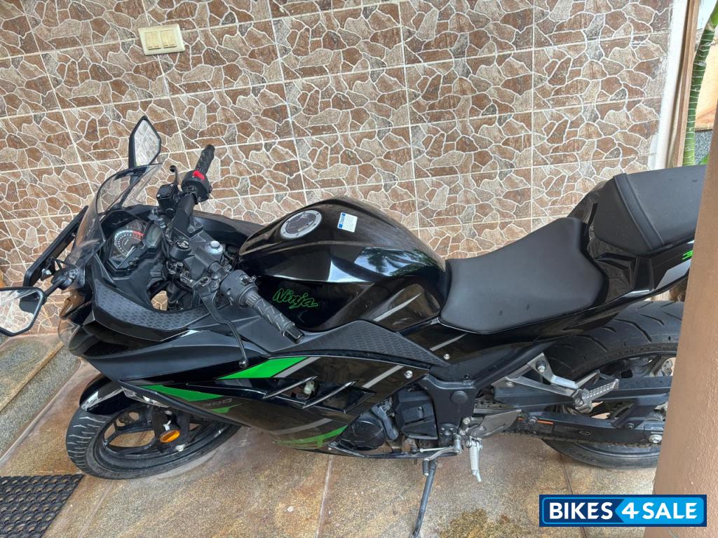 Kawasaki Ninja 300R