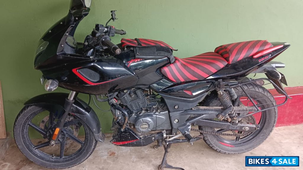 Bajaj Pulsar 180F Neon BS6