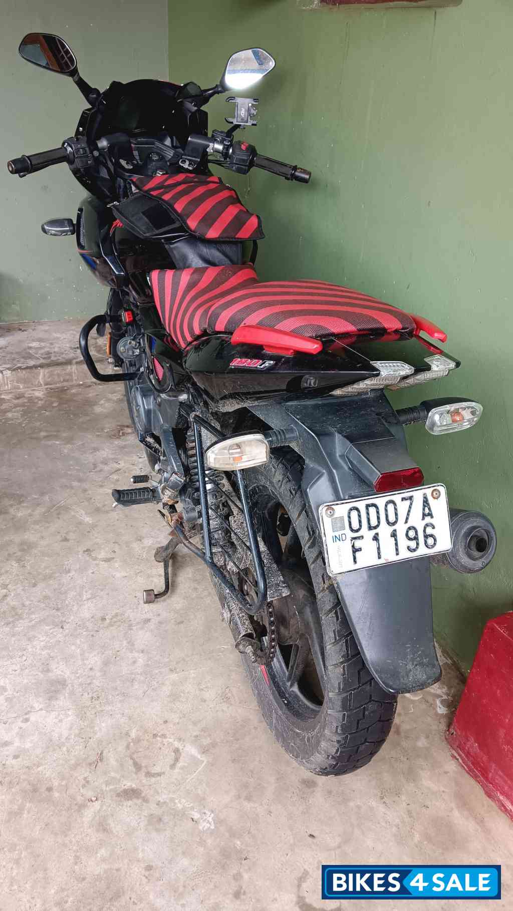 Bajaj Pulsar 180F Neon BS6 Bajaj Pulsar 180F Neon BS6