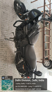 Black Harley Davidson Street 750