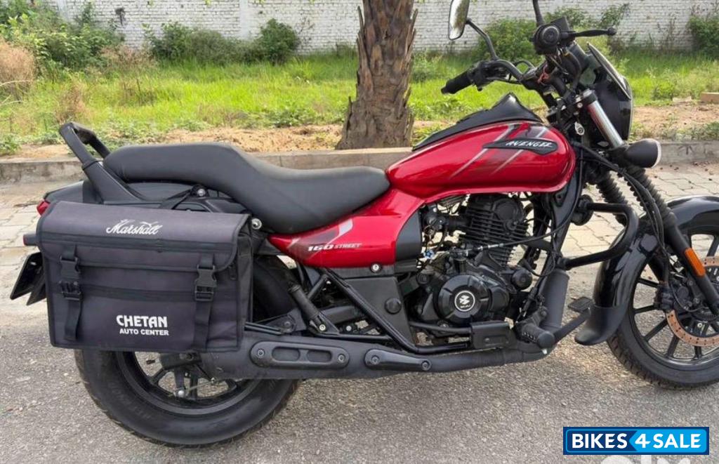 Cocktail Wine Red Bajaj Avenger Street 160 BS6 Cocktail Wine Red Bajaj Avenger Street 160 BS6