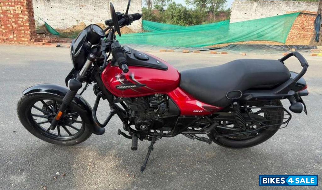 Cocktail Wine Red Bajaj Avenger Street 160 BS6 Cocktail Wine Red Bajaj Avenger Street 160 BS6