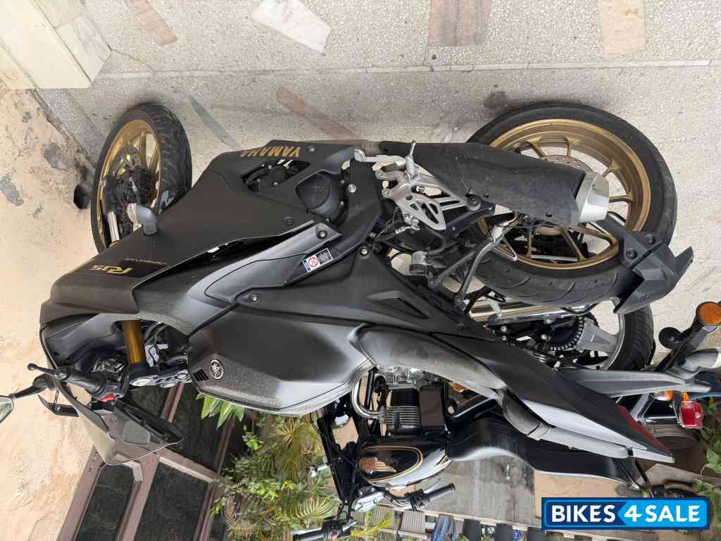 Yamaha R15 V4