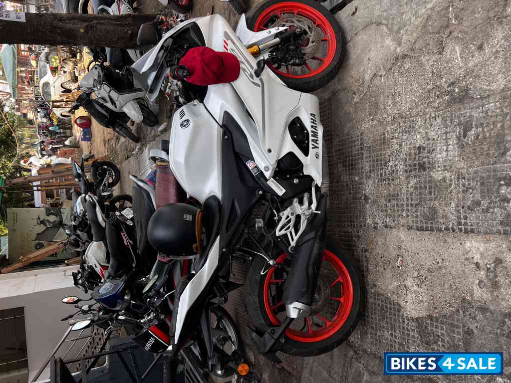 Yamaha R15 V4 2025