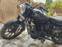 Stealth Black Royal Enfield Classic Stealth Black
