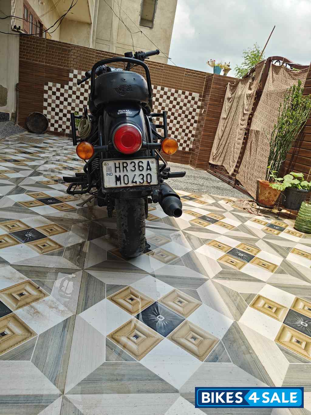 Stealth Black Royal Enfield Classic Stealth Black Stealth Black Royal Enfield Classic Stealth Black