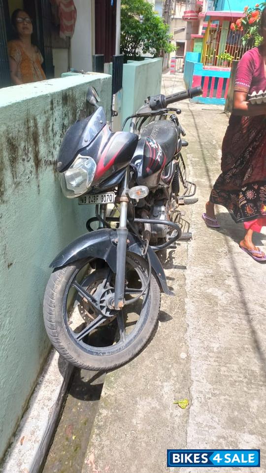 Black Bajaj Discover 150 S