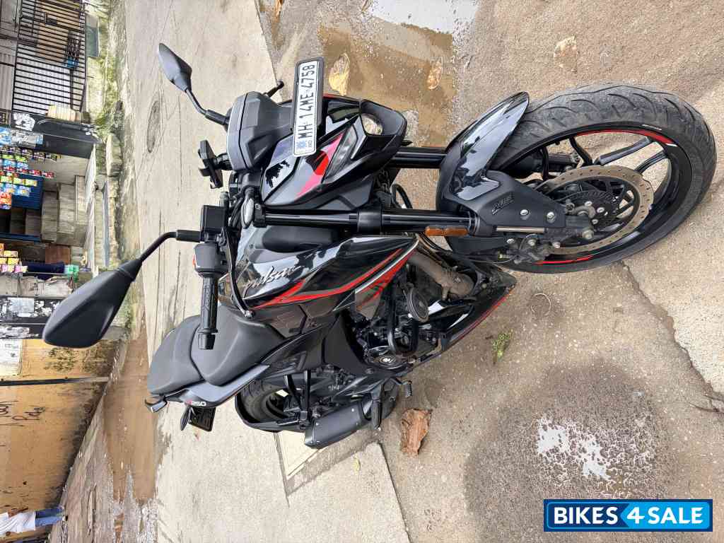 Bajaj Pulsar N250 Dual Channel ABS Bajaj Pulsar N250 Dual Channel ABS
