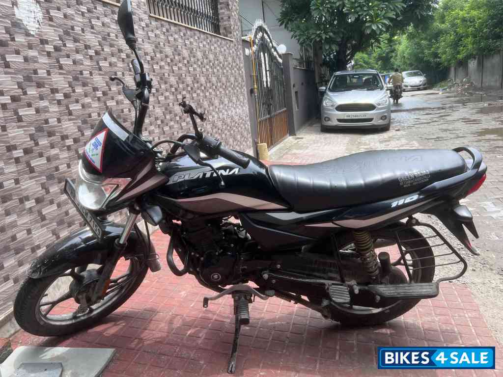 Black Bajaj Platina 110 H-Gear BS6 Black Bajaj Platina 110 H-Gear BS6