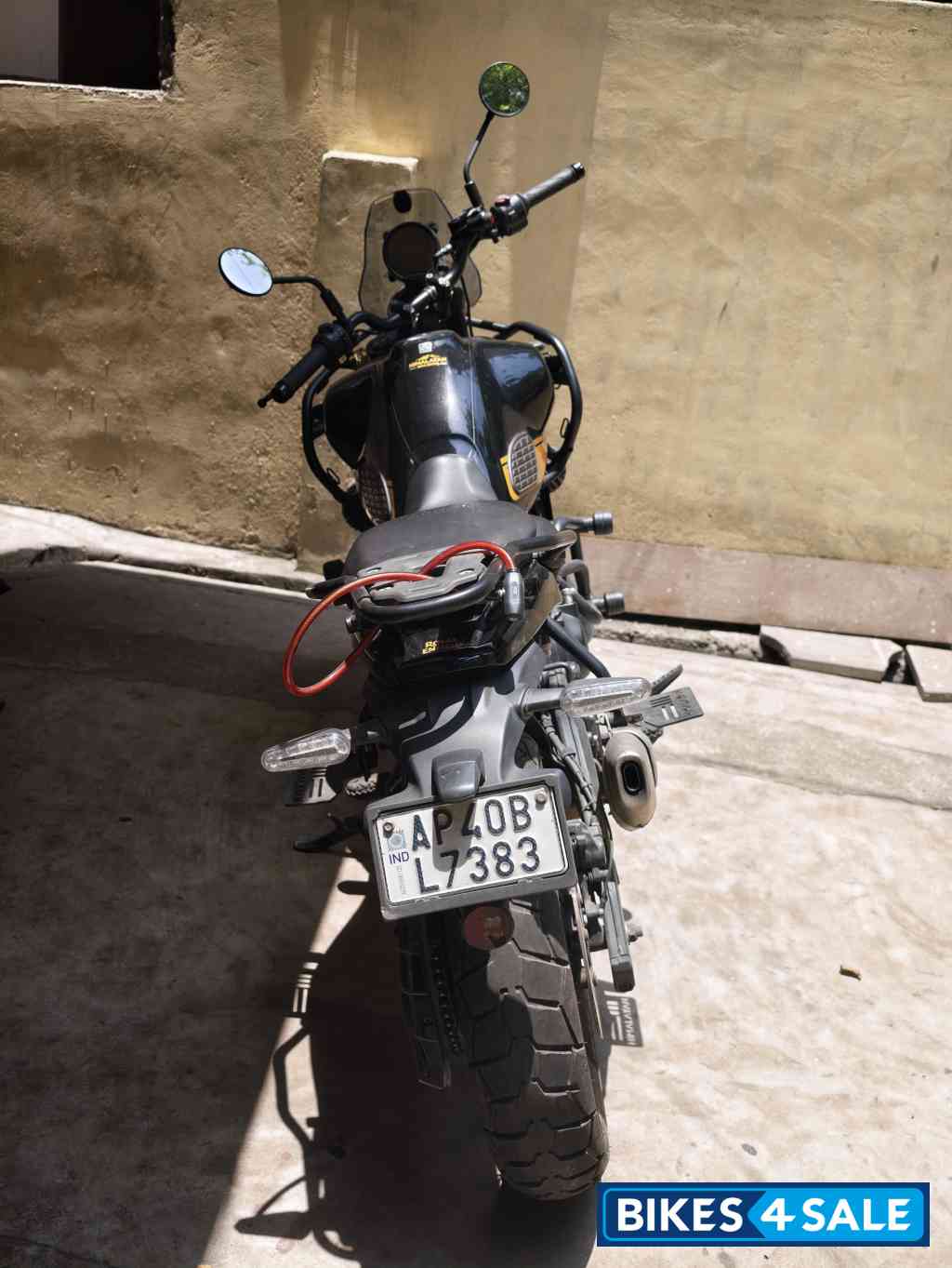 Handle Black Royal Enfield Himalayan 452 Handle Black Royal Enfield Himalayan 452