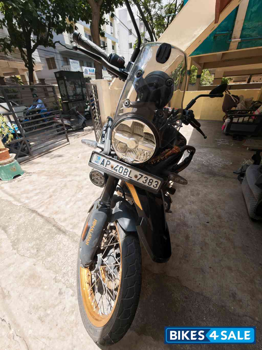 Handle Black Royal Enfield Himalayan 452 Handle Black Royal Enfield Himalayan 452