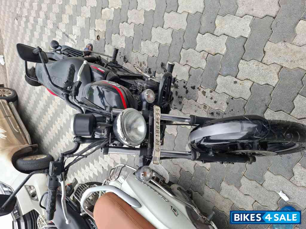 Bajaj Avenger Street 220