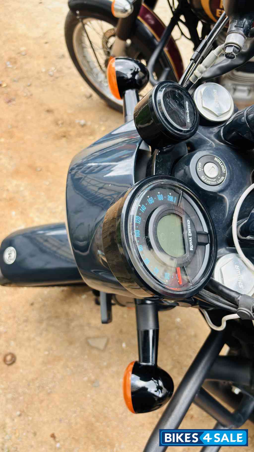 Stencil White Royal Enfield Shotgun 650 Stencil White Royal Enfield Shotgun 650