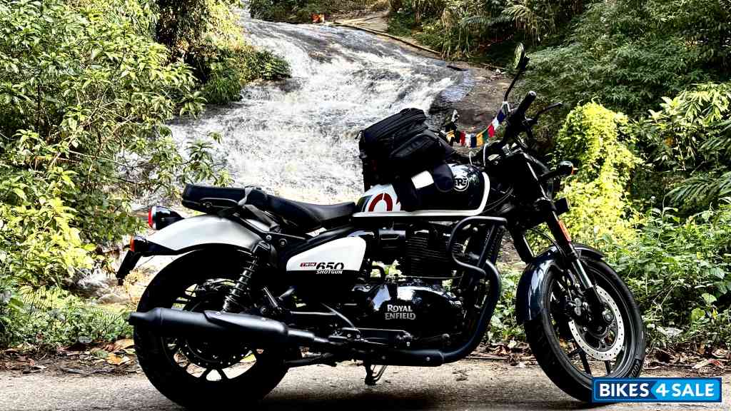 Stencil White Royal Enfield Shotgun 650 Stencil White Royal Enfield Shotgun 650