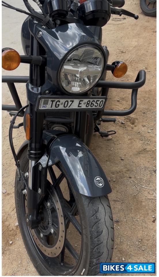 Stencil White Royal Enfield Shotgun 650 Stencil White Royal Enfield Shotgun 650