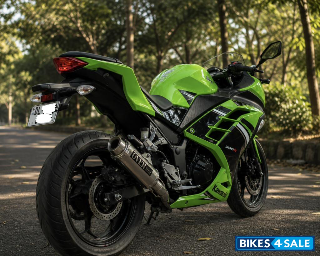 Lime Green Kawasaki Ninja 300 BS6 Lime Green Kawasaki Ninja 300 BS6